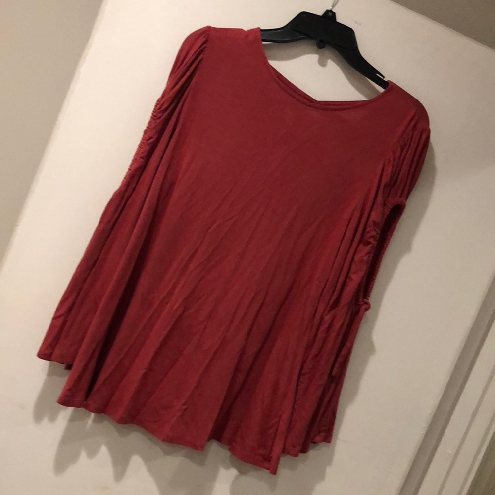 Flutter sleeve cute top